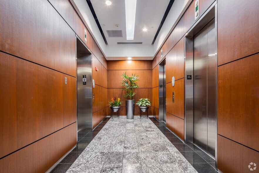 More Photos Of 111 N Magnolia Ave, Orlando Office For Lease