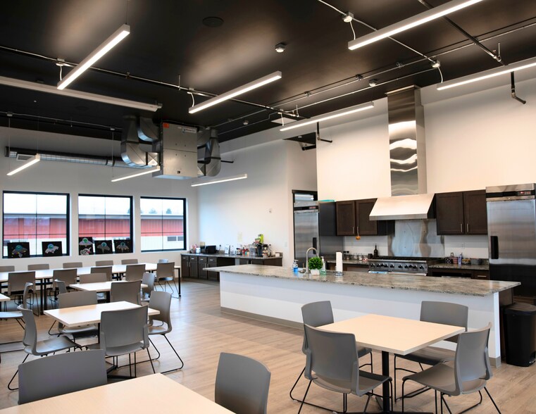 More Photos Of 2780 N Eagle Ln, Liberty Lake Office For Lease