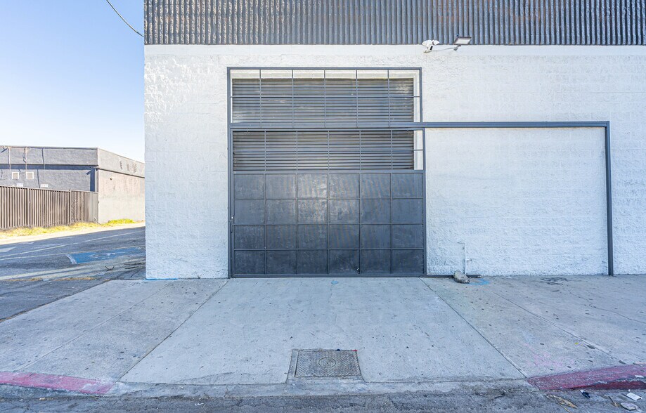 More Photos Of 934 Avila St, Los Angeles Warehouse For Sale