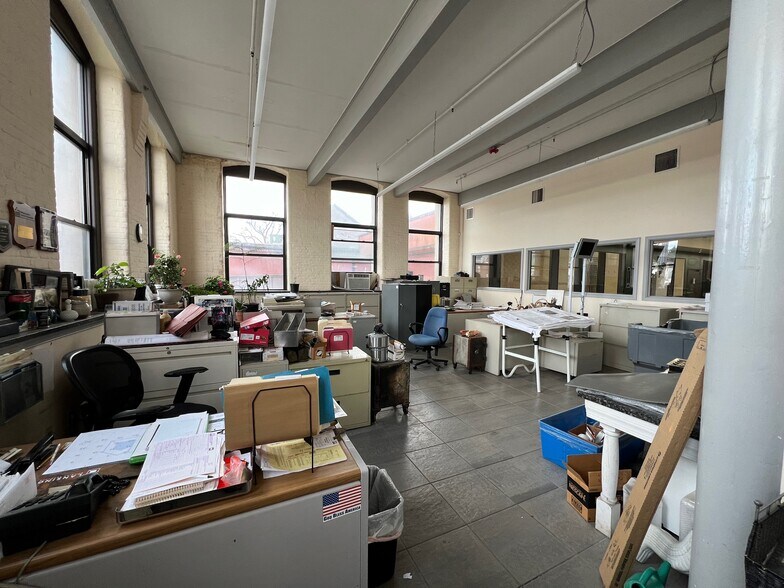 More Photos Of 224 Stockton St, Phillipsburg Showroom For Lease