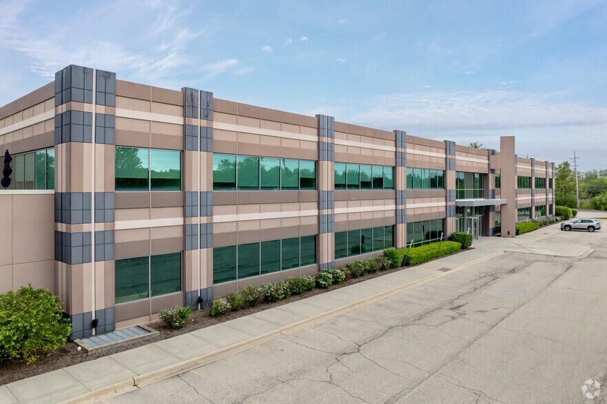 Primary Photo Of 28160 W Northwest Hwy, Lake Barrington Office For Lease