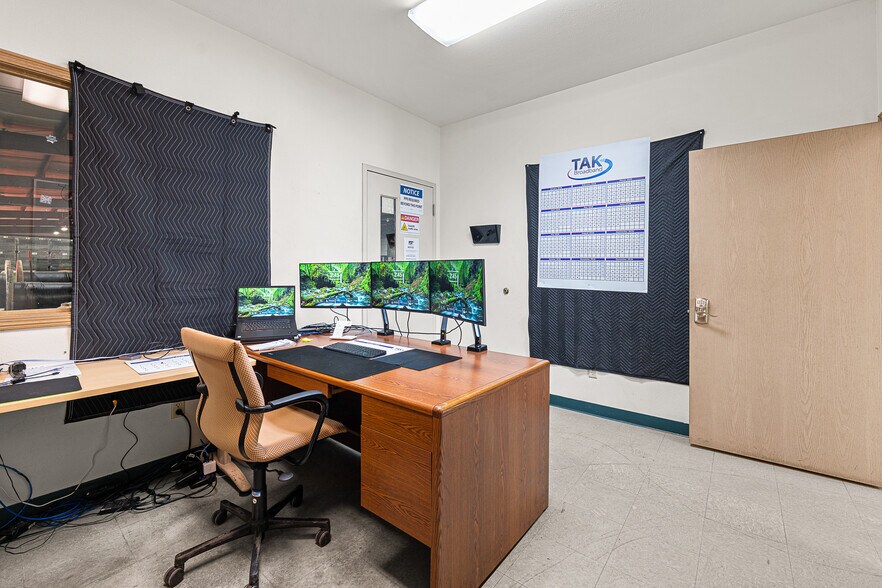 More Photos Of 65 Blodgett Ct, Fond Du Lac Warehouse For Sale
