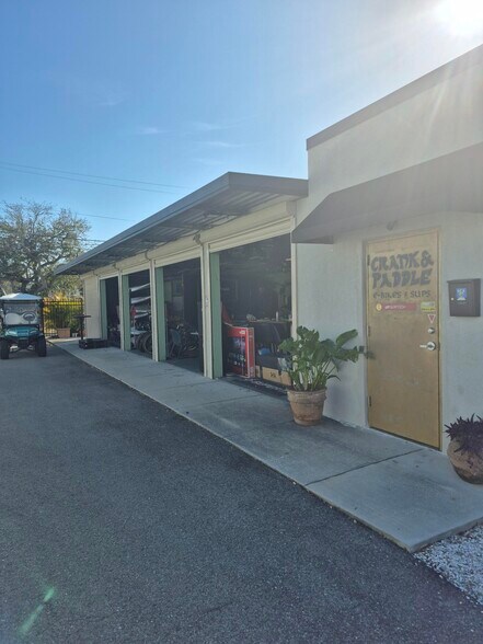 More Photos Of 2280 Main St, Sarasota Freestanding For Lease