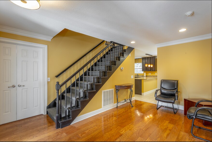 More Photos Of 7374 Applegate Ln, Chattanooga Office For Sale