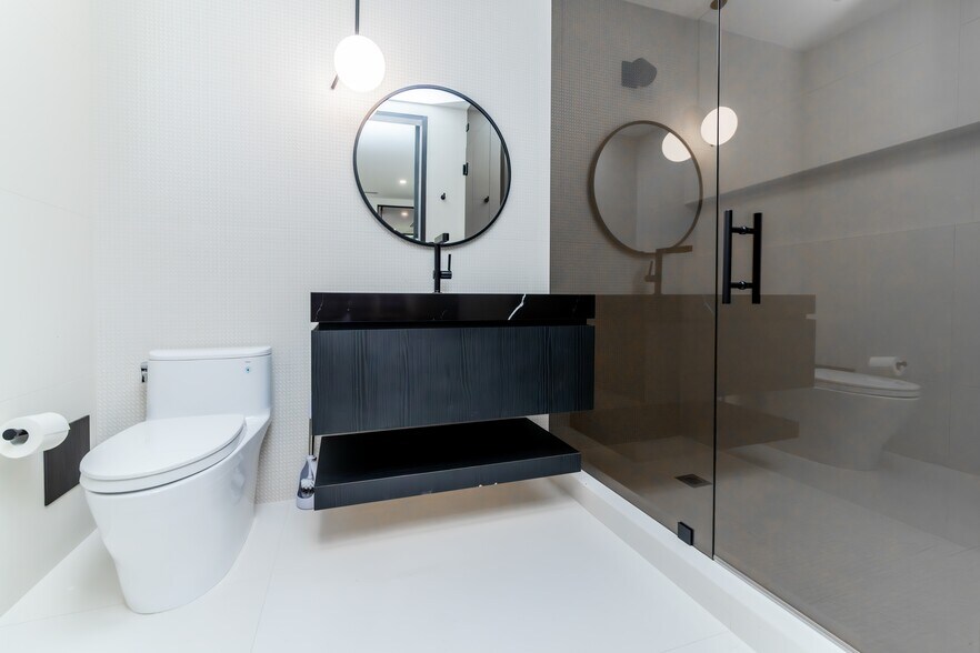 More Photos Of 2401 S Douglas Rd, Miami Medical For Lease