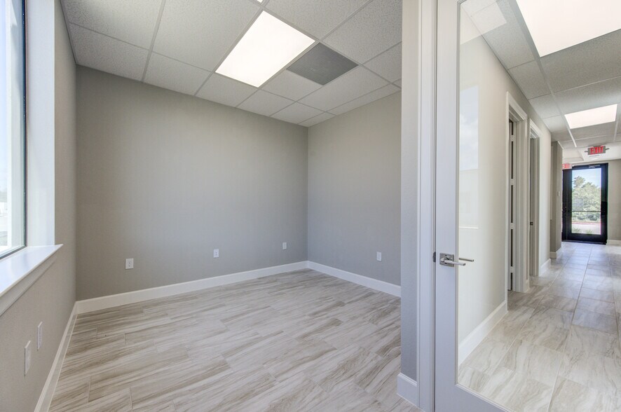 More Photos Of 17904 W Lake Houston Pky, Atascocita Medical For Sale