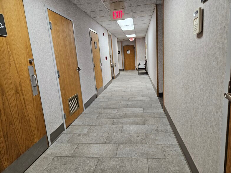 More Photos Of 4705 Towne Centre, Saginaw Medical For Sale
