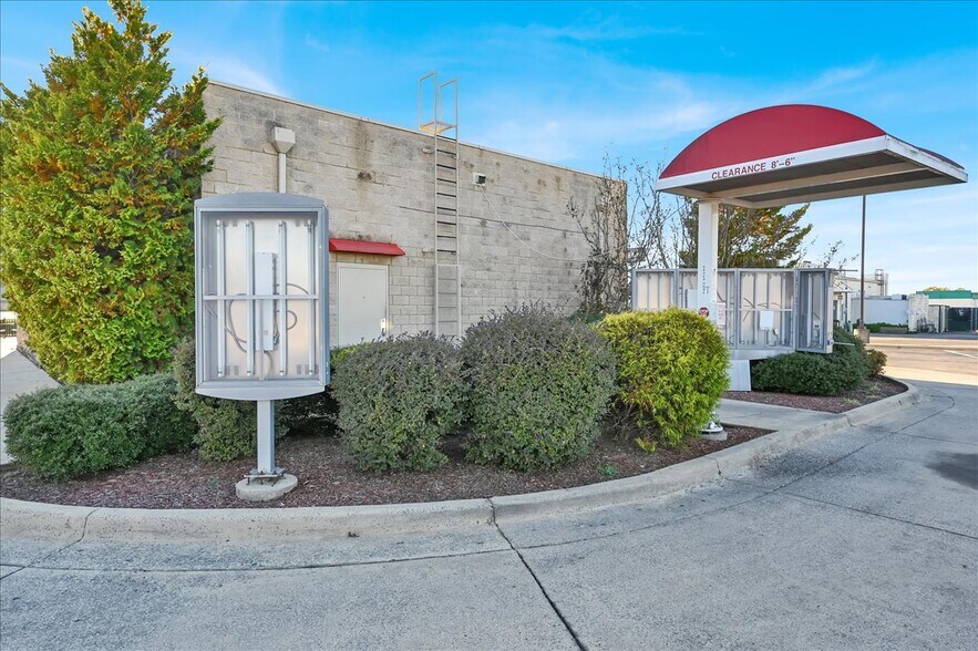 More Photos Of 812 Main St NE, Hanceville Fast Food For Sale