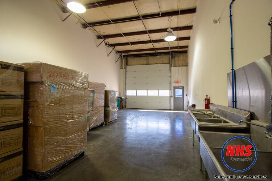 More Photos Of 5300 N 57th St, Lincoln Light Distribution For Lease