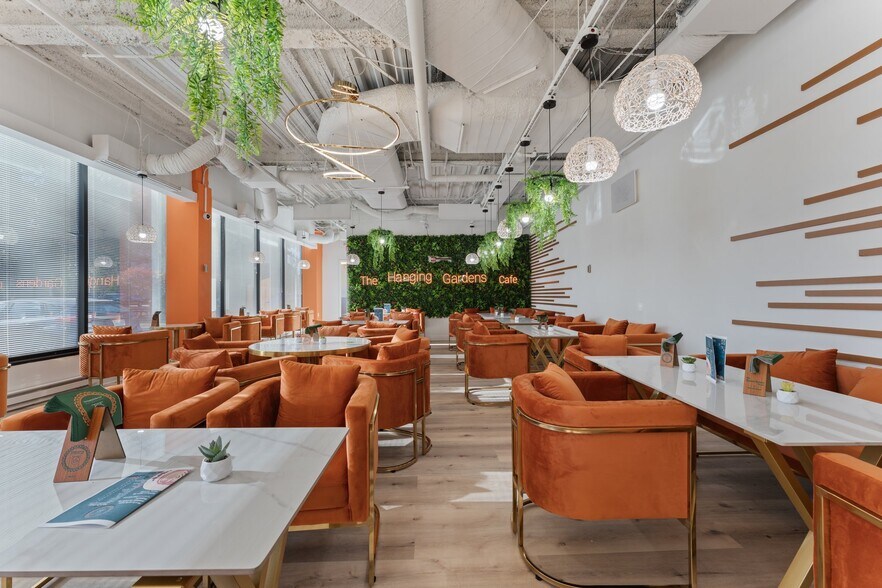 More Photos Of 8229 Boone Blvd, Vienna Unknown For Lease