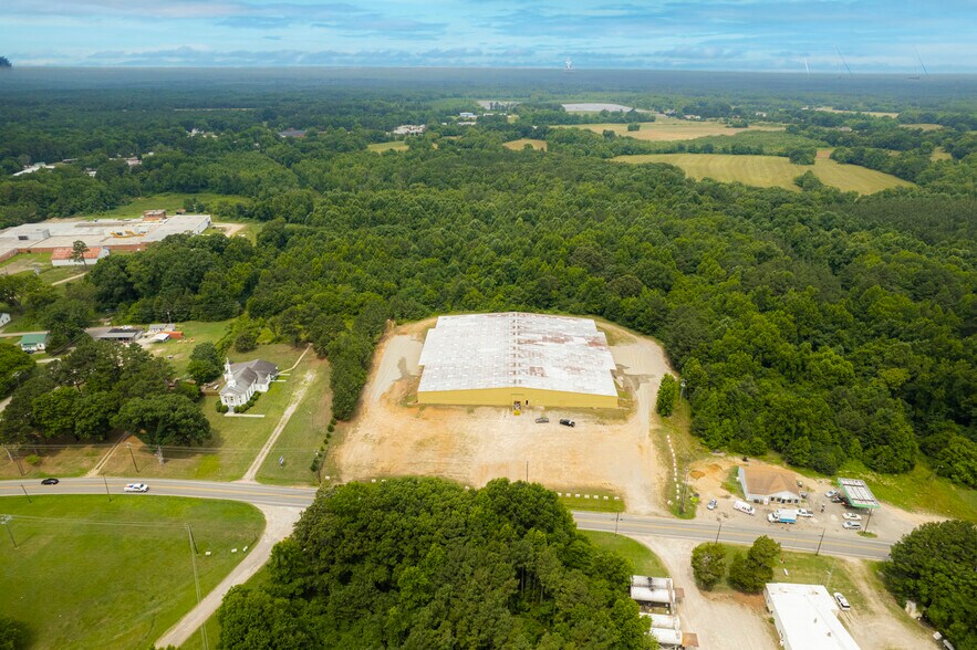 More Photos Of 619 N Main St, Warrenton Warehouse For Lease