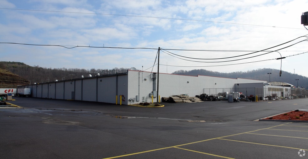 More Photos Of 201-223 Crossings Mall, Elkview Storefront For Lease