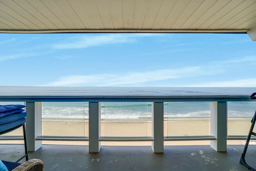More Photos Of 11914 Beach Club Way, Malibu Multifamily For Sale