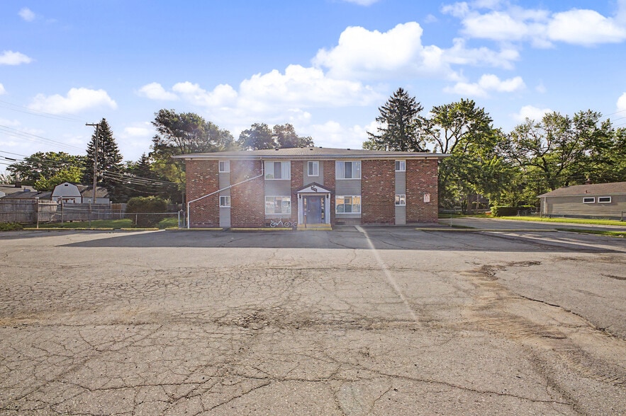 Primary Photo Of 1870 Saint Johns Blvd, Lincoln Park Apartments For Sale
