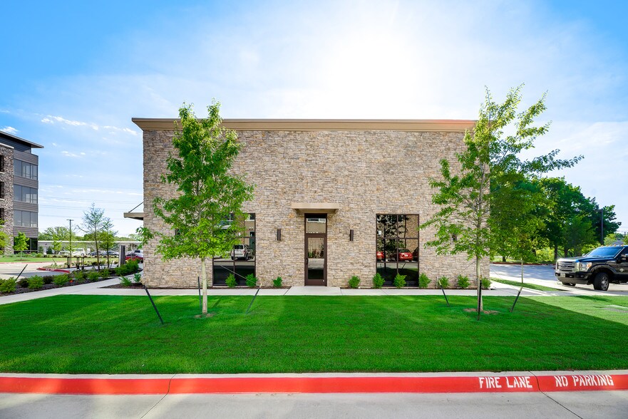 More Photos Of 2112 E State Highway 114, Southlake Storefront For Sale