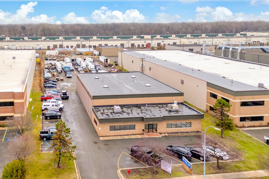Primary Photo Of 26187 Northline Rd, Taylor Warehouse For Lease