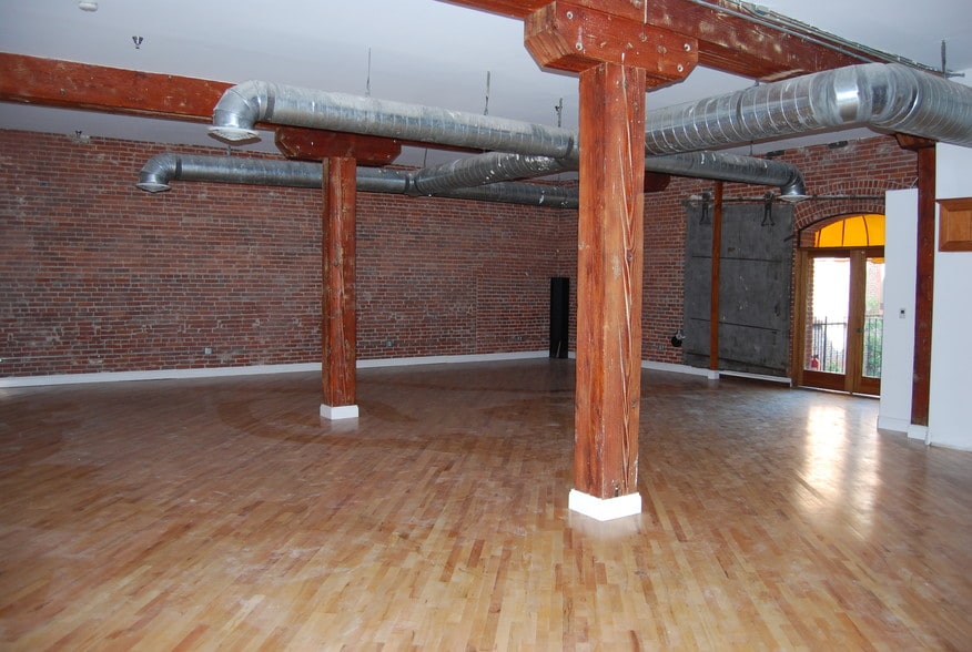 More Photos Of 720-726 Santa Fe Ave, Los Angeles Warehouse For Lease