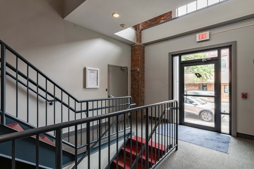 More Photos Of 47 Pleasant St, Northampton Office For Lease