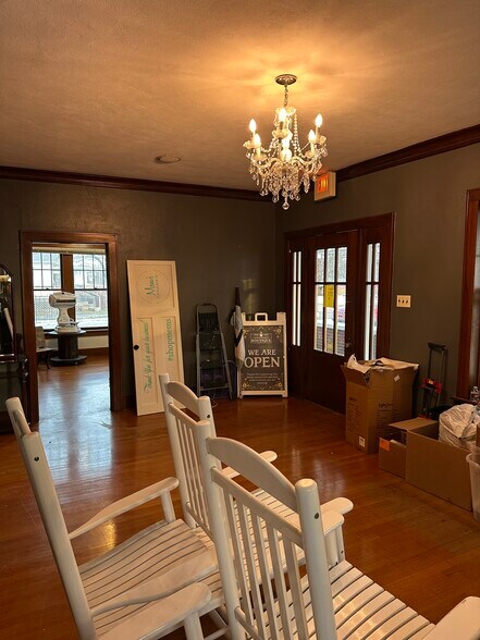 More Photos Of 9 Caulfield Ave, Camdenton Storefront Retail Office For Sale