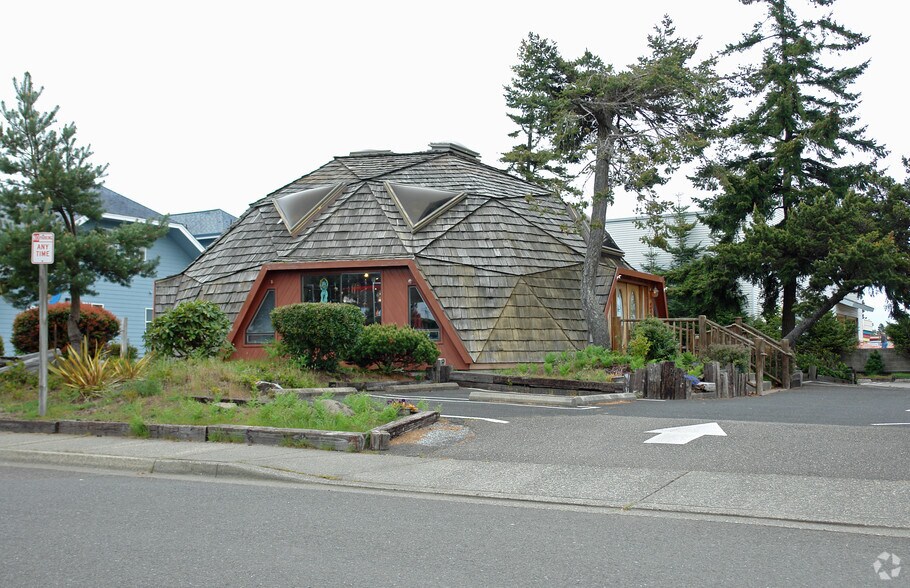 More Photos Of 2217 US-101 Hwy, Florence General Retail For Sale