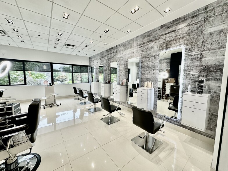 More Photos Of 181 Greenwich Ave, Greenwich General Retail For Sale