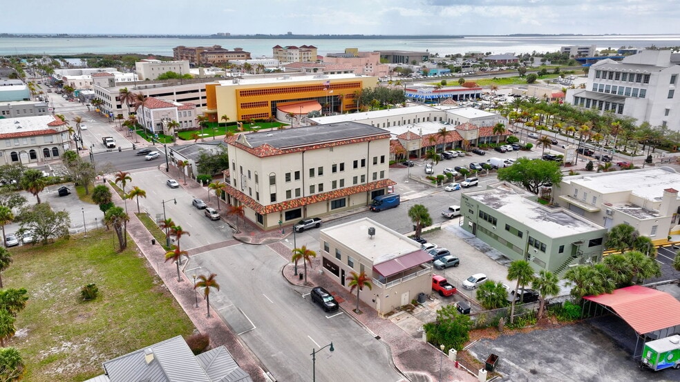 More Photos Of 129 N 5th St, Fort Pierce Storefront Retail Residential For Sale