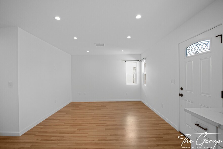 More Photos Of 856 W 47th St, Los Angeles Multifamily For Sale