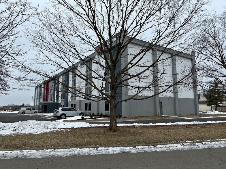 More Photos Of 1100 Mediterranean Ave, Columbus Hotel For Sale