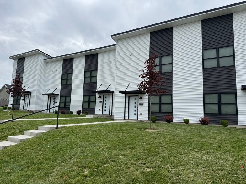 More Photos Of 1124 Winton Pl, Springfield Apartments For Sale