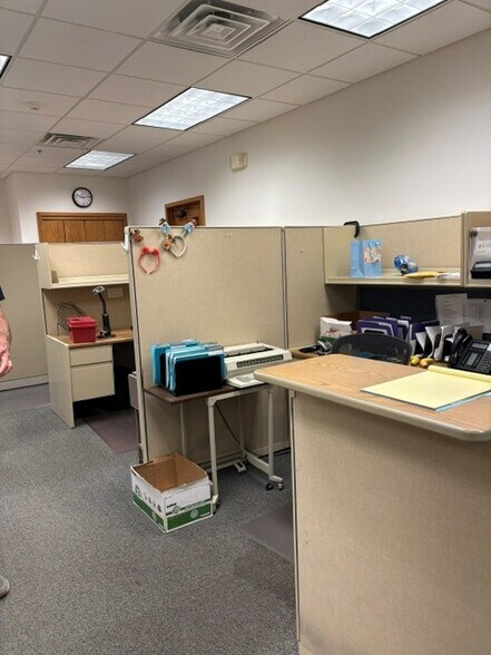 More Photos Of 2518 Superior Dr NW, Rochester Office For Lease