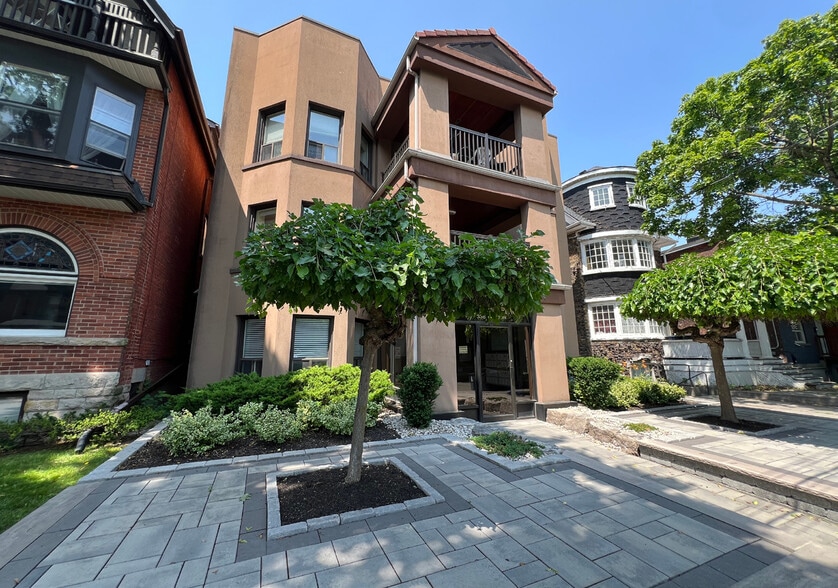 More Photos Of 336 Clinton St, Toronto Apartments For Sale
