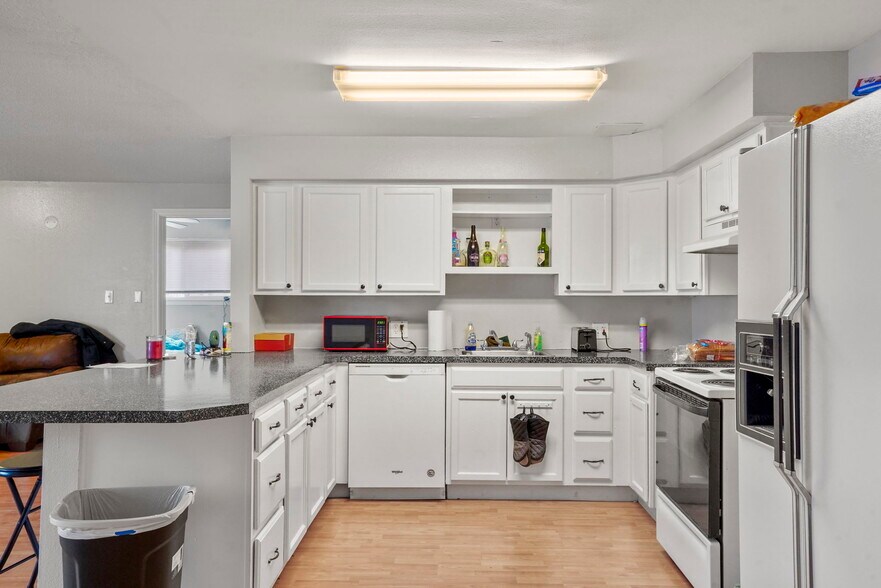 More Photos Of 316 E Brookside, Colorado Springs Apartments For Sale