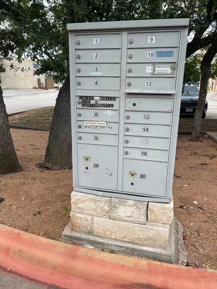 More Photos Of 6911 N FM 620, Austin Storefront Retail Office For Lease