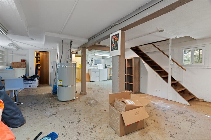 More Photos Of 2616 SE Pine St, Portland Apartments For Sale