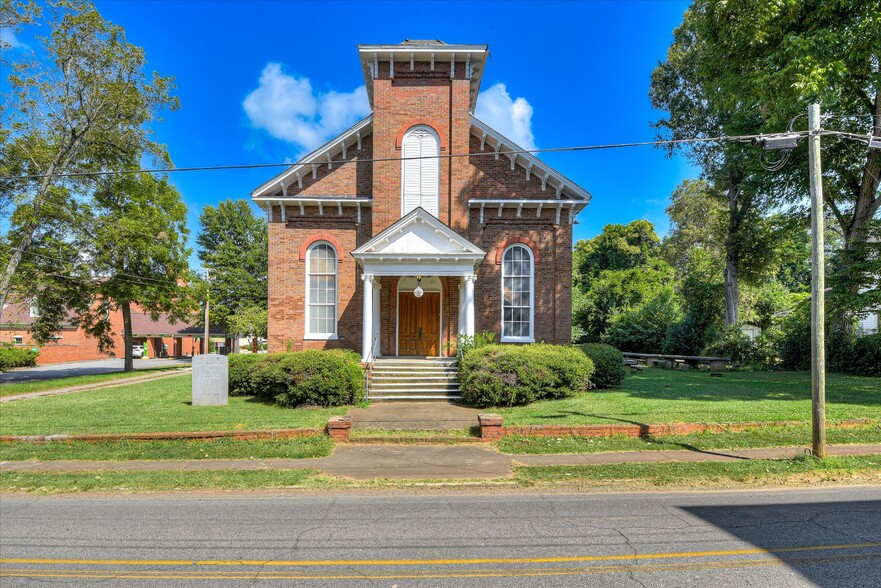 More Photos Of 205 E Liberty St, Washington Religious Facility For Sale