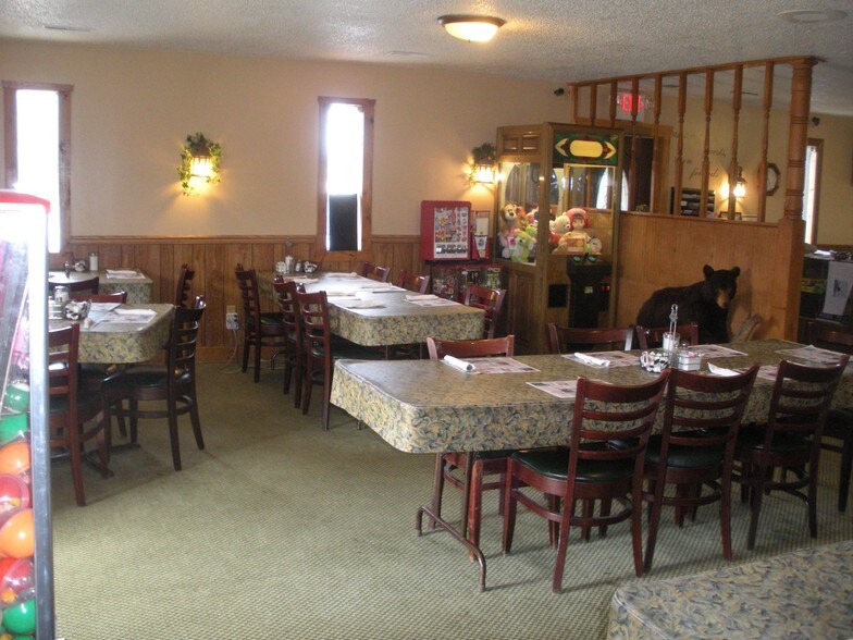 More Photos Of 1108 Estey Rd, Beaverton Restaurant For Sale