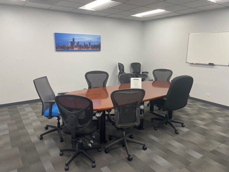 More Photos Of 40 Shuman Blvd, Naperville Office For Lease