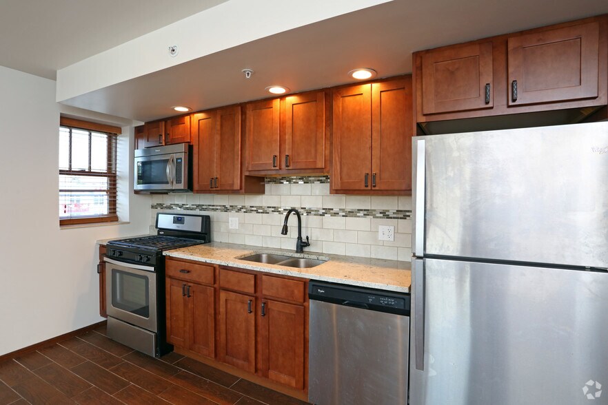 More Photos Of 7 S Stolp Ave, Aurora Apartments For Lease
