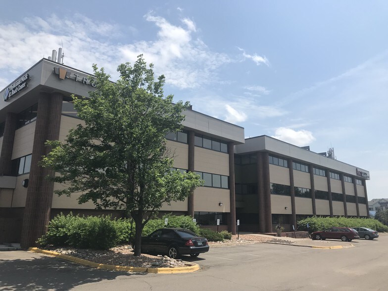 More Photos Of 14300 Nicollet Ct, Burnsville Office For Lease