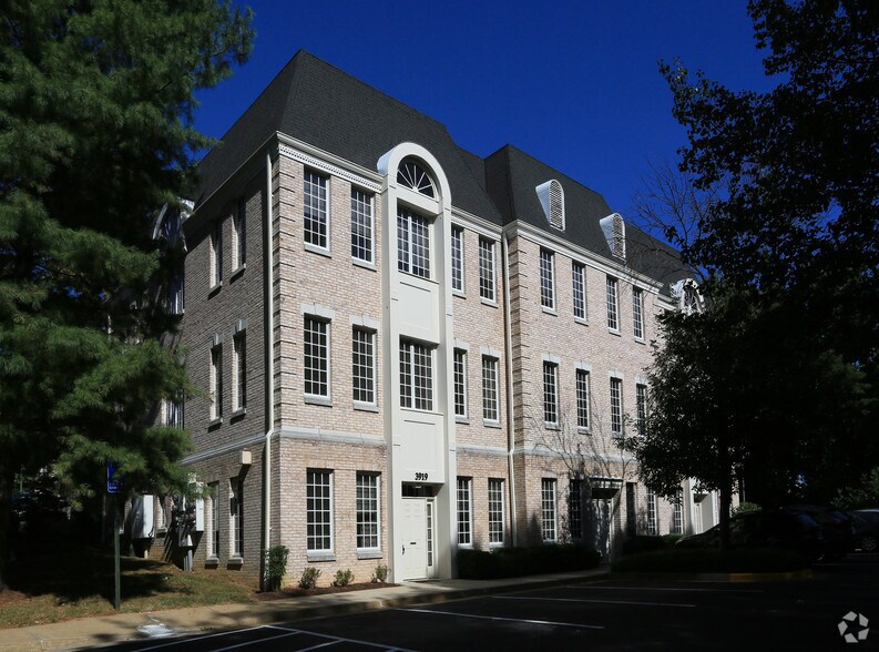Primary Photo Of 3919 Blenheim Blvd, Fairfax Office For Lease