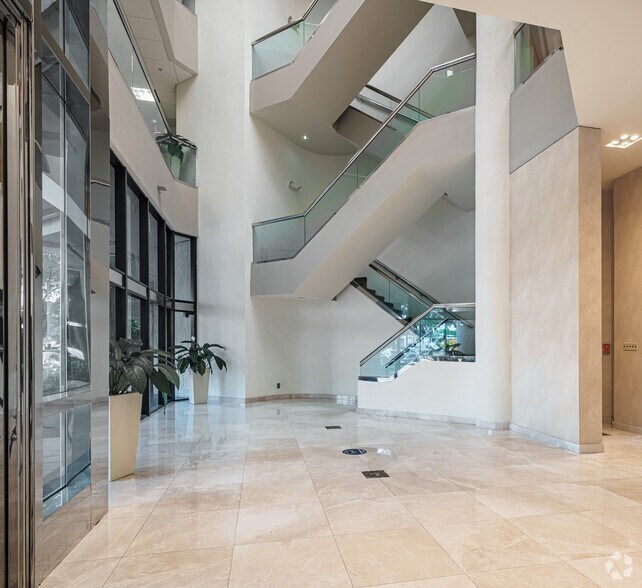 More Photos Of 2 S University Dr, Plantation Office For Lease