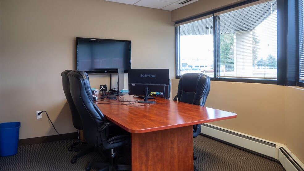 More Photos Of 3621 9th St NW, Rochester Warehouse For Lease