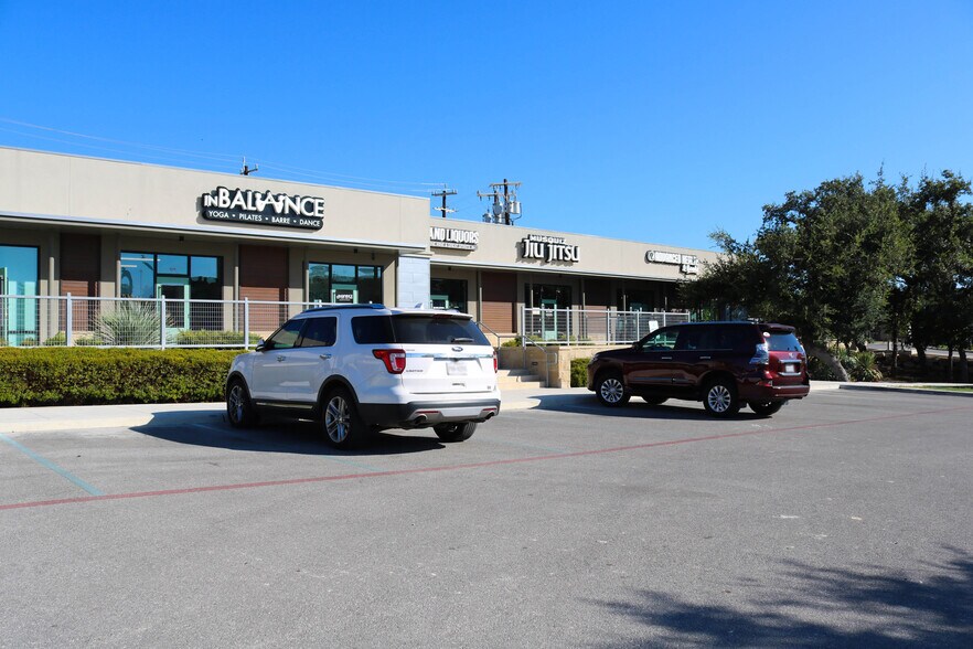 More Photos Of 19338 Babcock Rd, San Antonio Storefront Retail Office For Lease