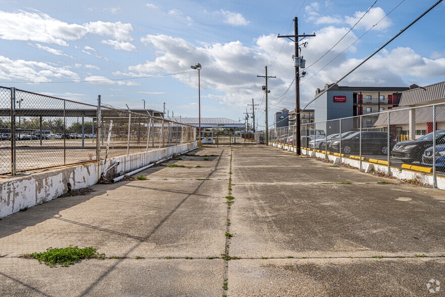 More Photos Of 1025 Airline Dr, Kenner Land For Sale