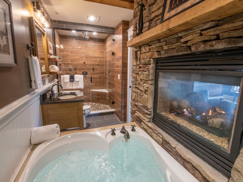 More Photos Of 571 Main St, Ogunquit Hospitality For Sale