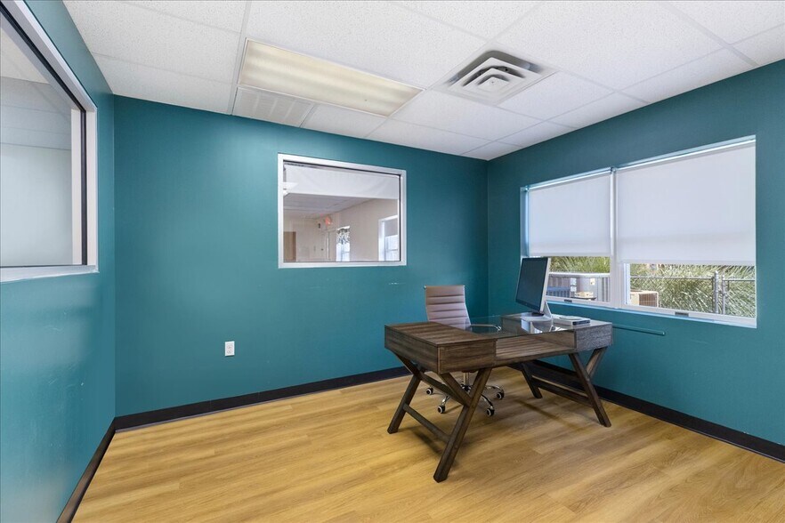 More Photos Of 170 Township Line Rd, Hillsborough Office For Lease