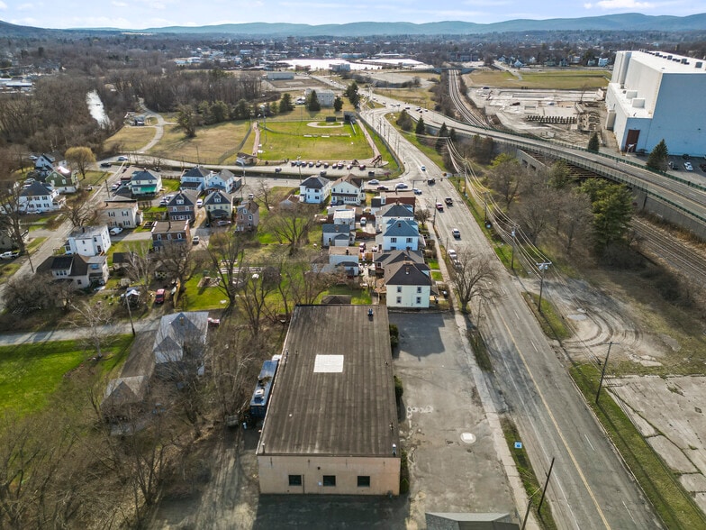 More Photos Of 1260 East St, Pittsfield Freestanding For Sale