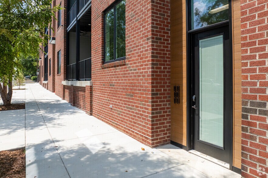 More Photos Of 1421-1422 Bainbridge St, Richmond Apartments For Sale