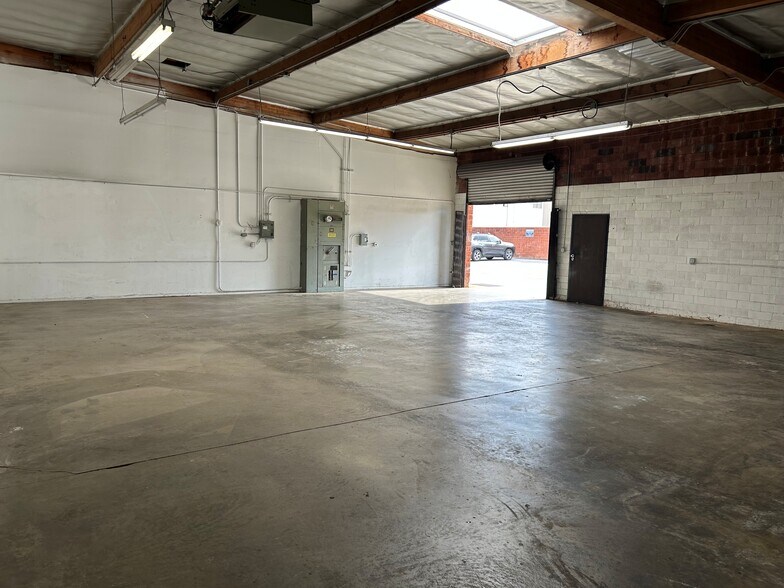 More Photos Of 1420 W Rosecrans Ave, Gardena Service For Lease