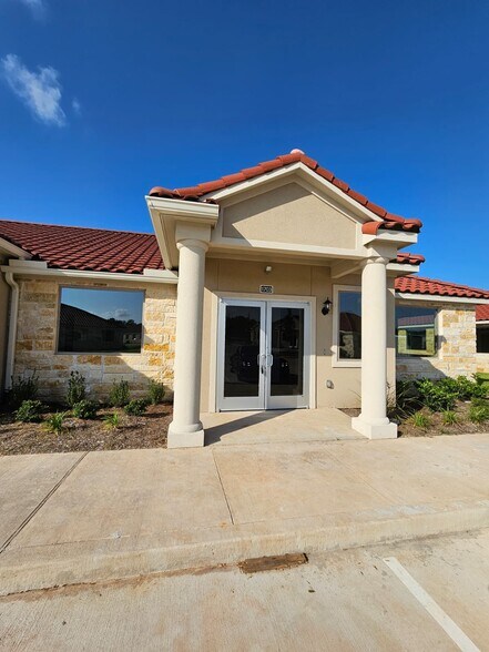 More Photos Of 7070 Knights Ct, Missouri City Medical For Sale